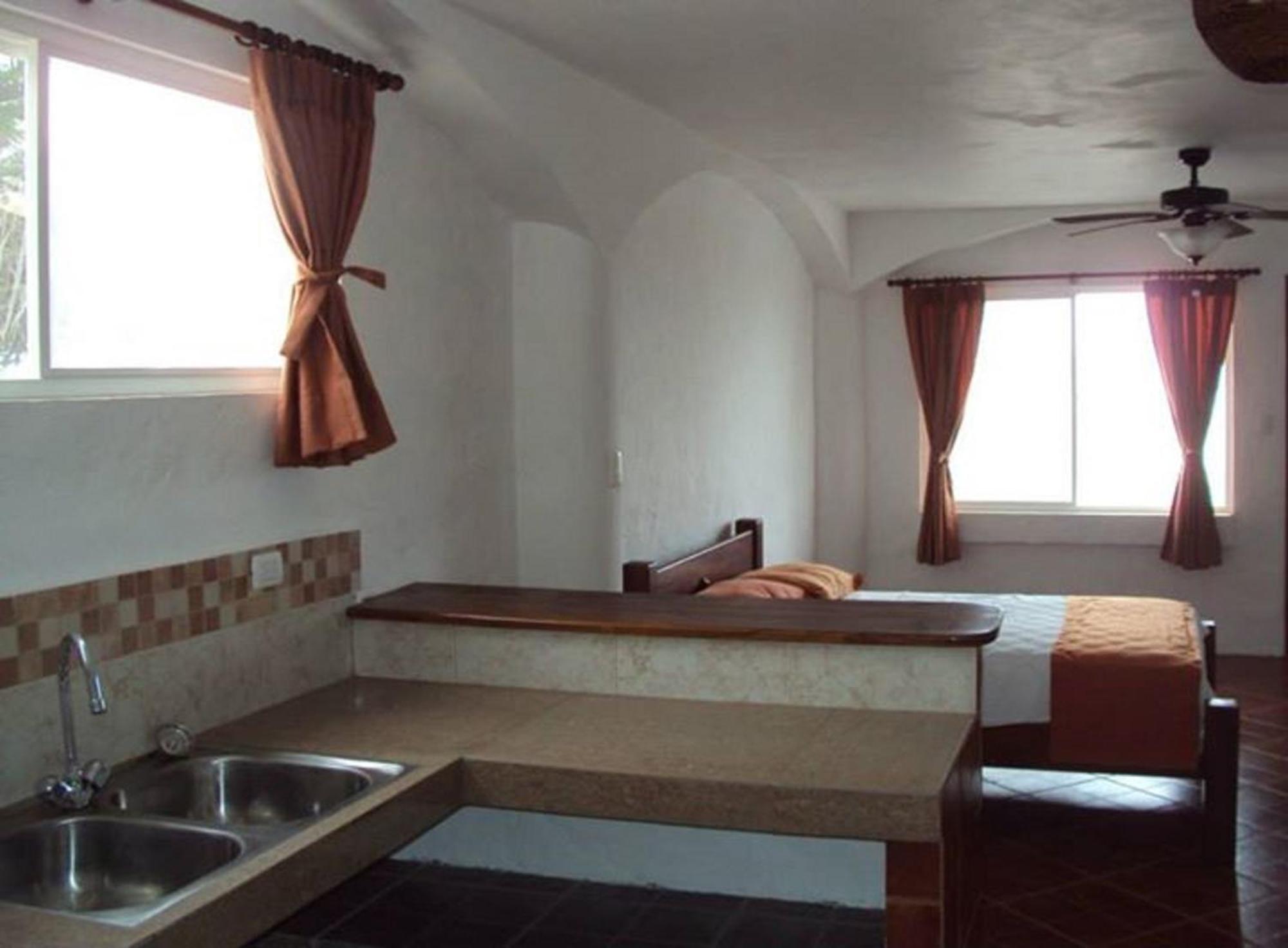 Sundown Beach Hotel Canoa Room photo